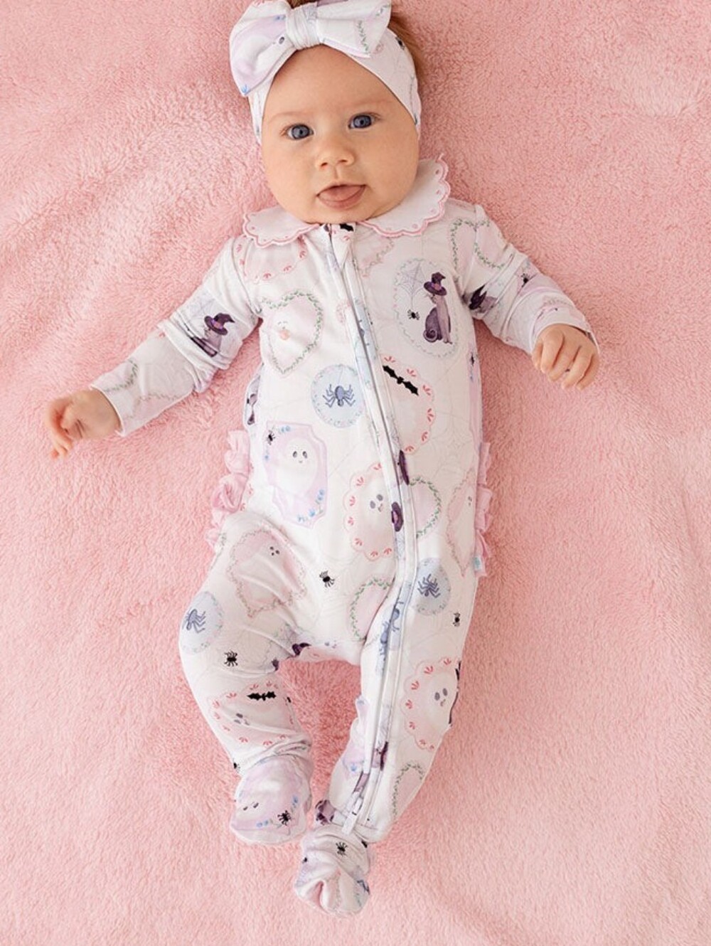 Posh Peanut Pastel - Holiday Print Scallop Collar Footie